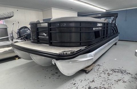 2021 Bennington 23 Lsb (2)